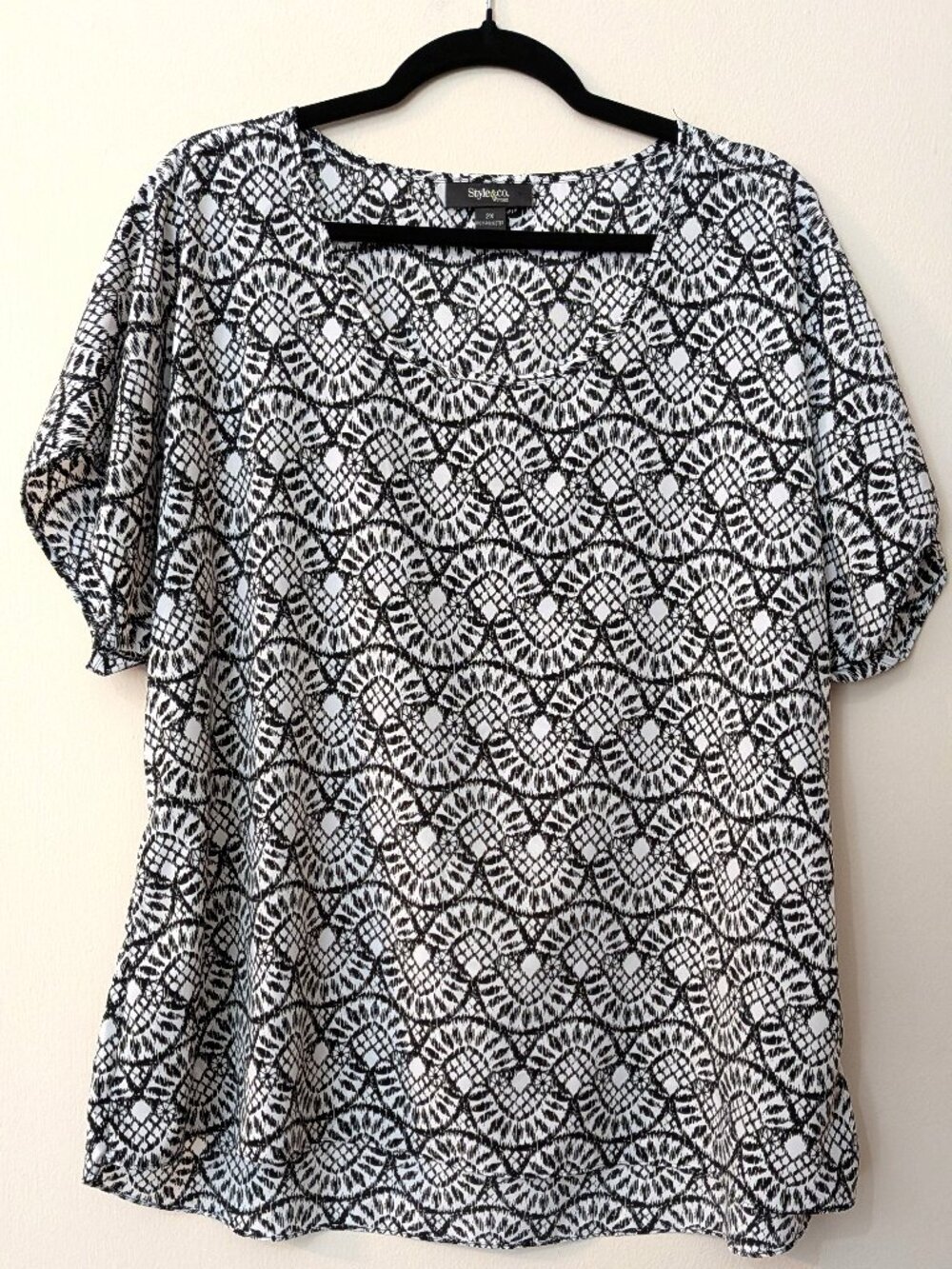 Style & Co. Woman's Black & White Abstract Print Blouse – Size 2X